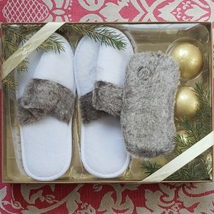 Bed & Bath Collection Spa Gift Slippers Eye Mask  Set NWT